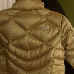 Girl XL North-face down Jacket. New without tag.